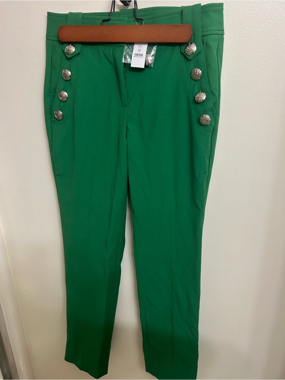 White House Black Market Green Button-Accent Capri Pants